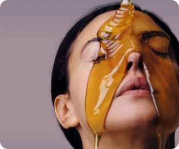 La receta de la máscara para los cabellos solamente con la vitamina en